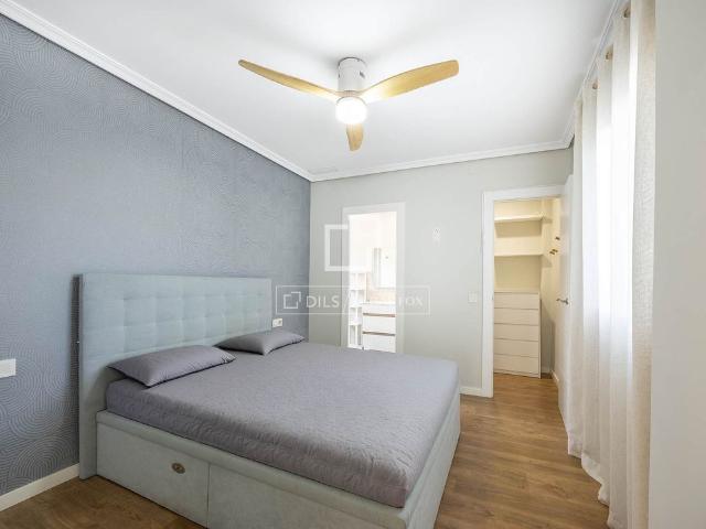 Excellent 3 Bedroom penthouse with 12m² terrace for rent in Gran Vía, Valencia