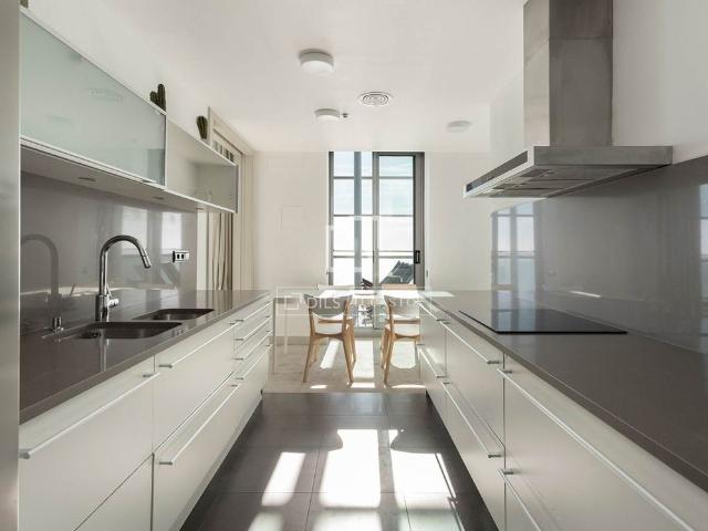 Excellent 3 Bedroom penthouse for rent in Diagonal Mar, Barcelona