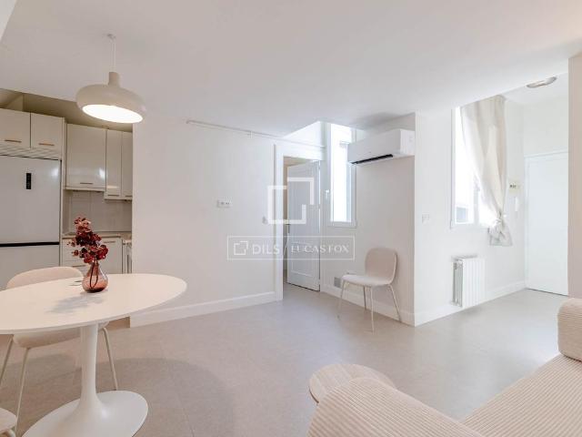Excellent 1 Bedroom apartment for rent in Cortes / Huertas, Madrid