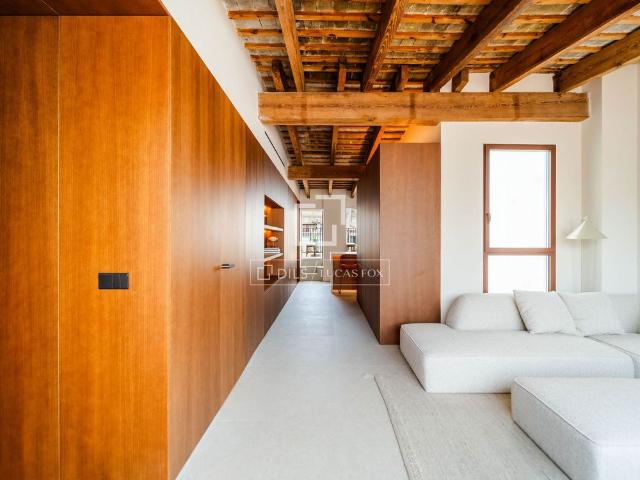Excellent 1 Bedroom penthouse with 75m² terrace for rent in Gran Vía, Valencia