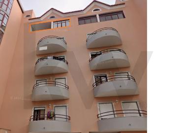Excellent 2 bedroom apartment in Quinta da Formigueira, Alverca, with en suite bathroom, barbecue, a