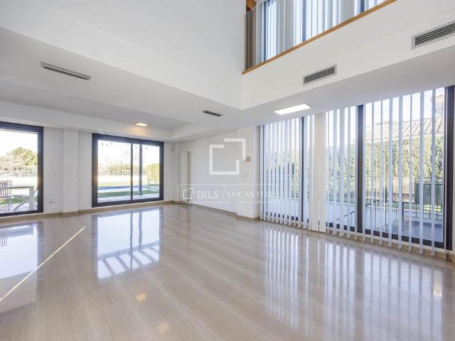Excellent 7 Bedroom house / villa for rent in Bétera, Valencia