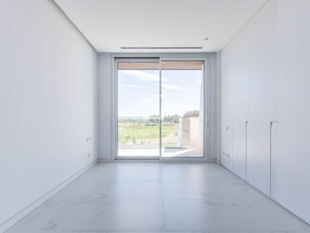 Excellent 4 Bedroom apartment with 38m² terrace for rent in Pozuelo, Madrid