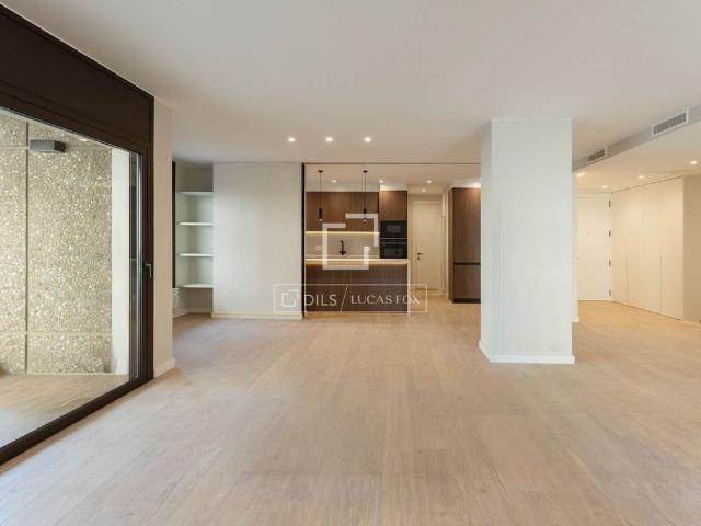 Excellent 4 Bedroom apartment for rent in Turó Park, Barcelona