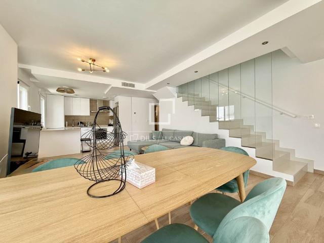 Excellent 6 Bedroom house / villa with 100m² garden for rent in Gran Alacant