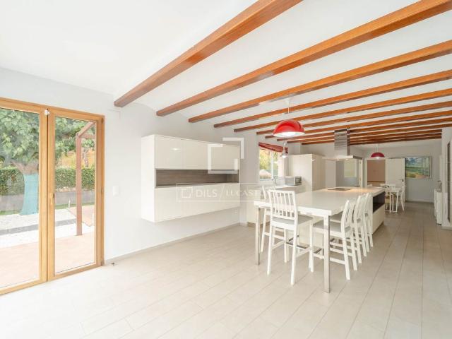 Excellent 8 Bedroom house / villa for rent in Godella / Rocafort, Valencia
