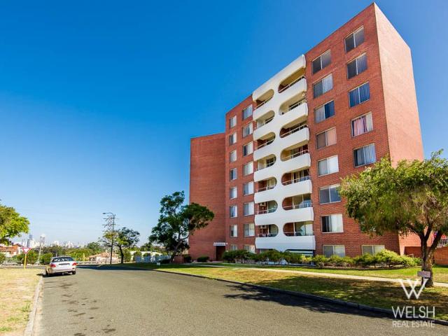 EXCELLENT CENTRAL LOCATION! *partially furnished, see below