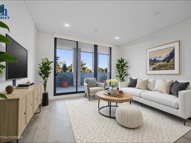 Excellent and Unique 3bedder North Facing
