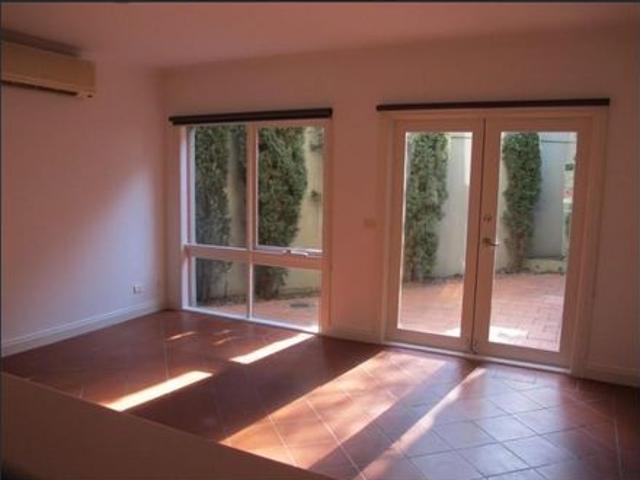 EXCELLENT BEACHSIDE TOWNHOUSE LIVING!