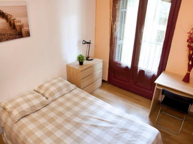 Excellent double bedroom in El Fort Pienc
