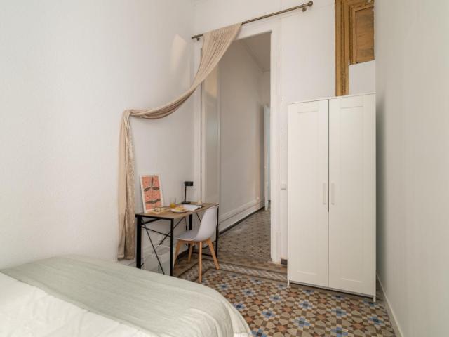 Excellent double bedroom in Universitat Pompeu Fabra