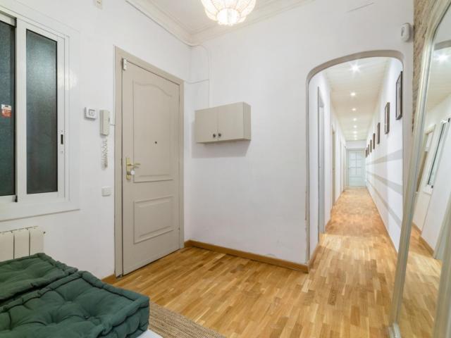 Excellent double bedroom with a balcony, in La Font de la Guatlla