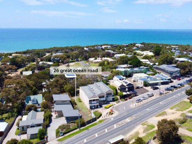 Excellent exposure, residential and commercial uses