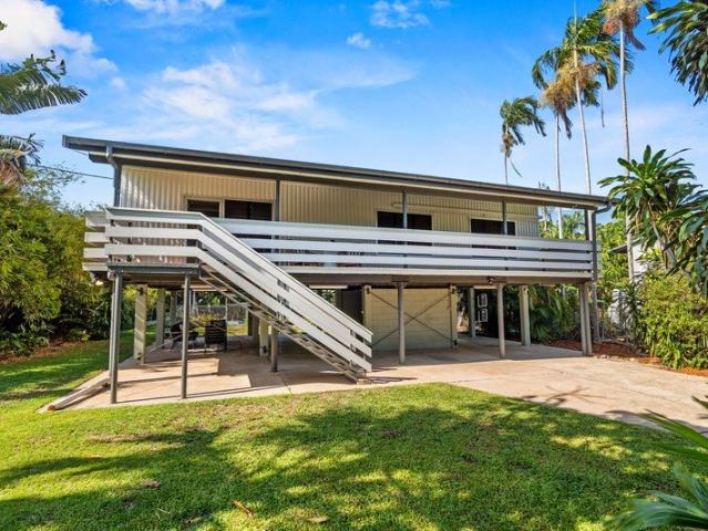 Excellent family appeal with big backyard & great alfresco space!