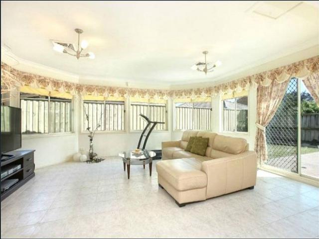 EXCELLENT FAMILY HOME IN GREAT LOCATION!