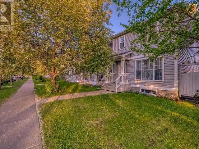 EXCELLENT FAMILY HOME IN SHOWHOME CONDITION FOR RENT