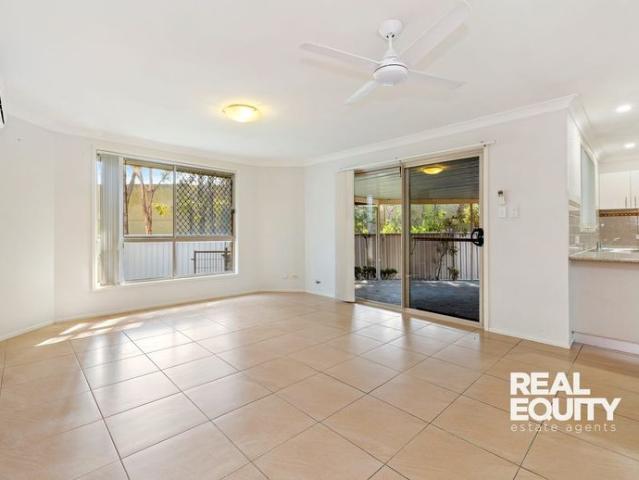 Excellent Family Home Next to Parkland