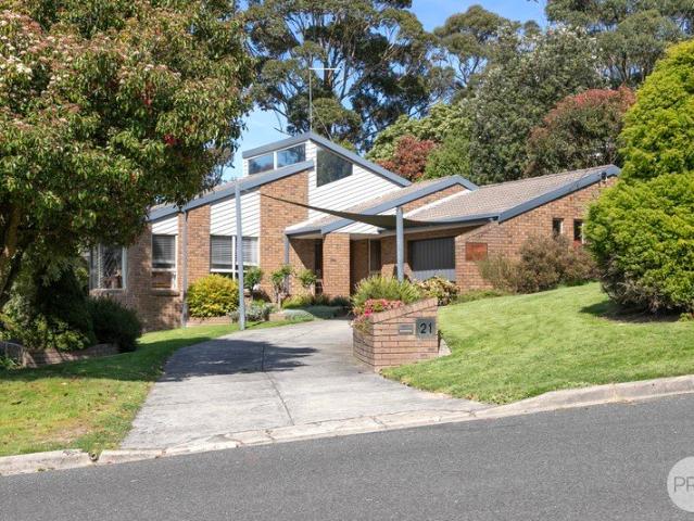 Excellent Family Residence on Fantastic Large Allotment