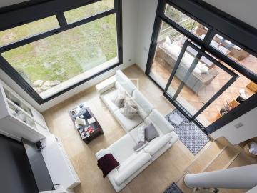 Excellent furnished villa with stunning views of the estuary for rental in O Hio Aldan, Pontevedra