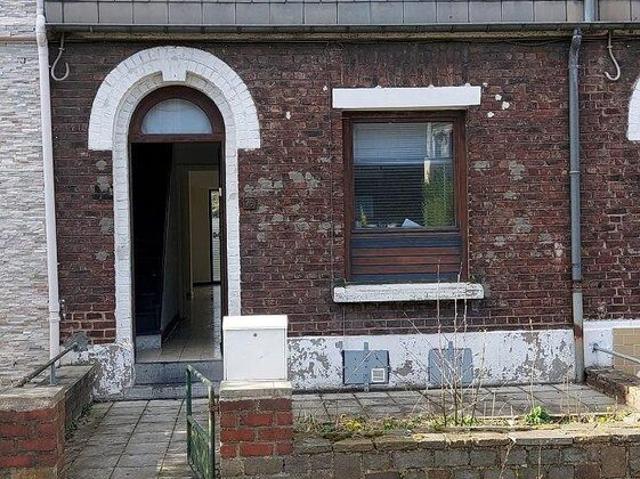 Excellent house, 2 bedrooms+office, close to airport