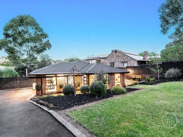 Excellent Indoor Outdoor Living And Plenty Of Space To Enjoy