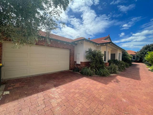 EXCELLENT LOCATION AND SPACIOUS BEDROOMS