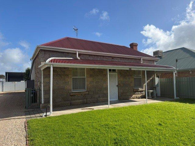 Excellent location between the school and the oval in beautiful Port Elliot