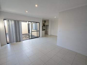 Excellent Location opposite Train Station!