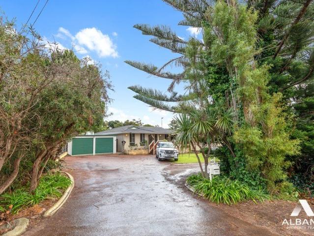 EXCELLENT LIVING SPACES CLOSE TO RVER