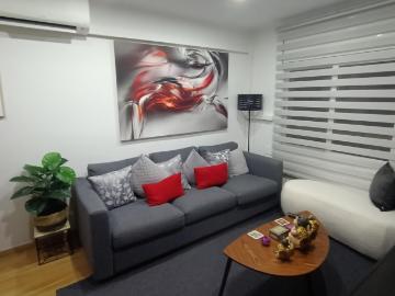 Excellent single bedroom in a 3 bedroom flat, near the Roquetes metro
