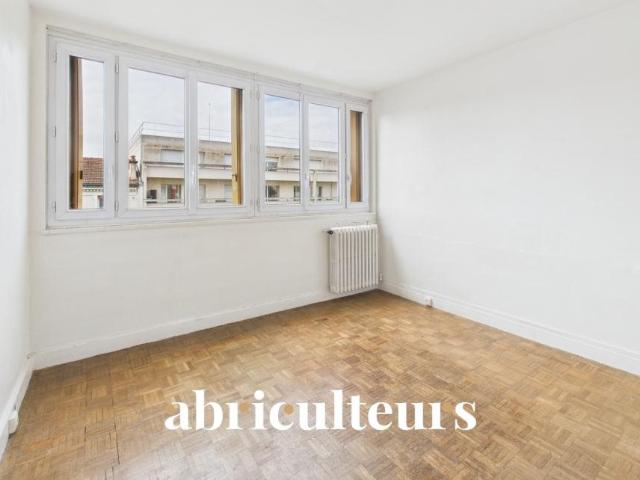 Excellent potentiel pour ce 3 pièces plein sud en vente à Mo. 57m² Montreuil