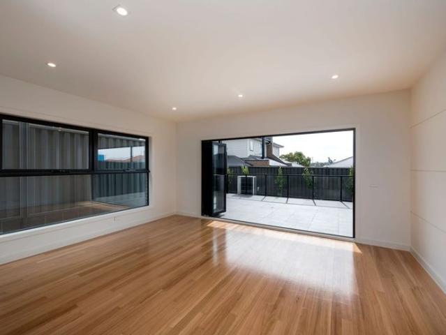 Excellent residence with 4 bedroom over 3 levels