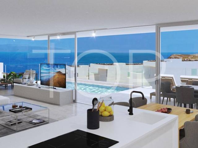 Excepcional villa de lujo con amplio jardín y piscina frente al océano en Rokabella, Costa Adeje