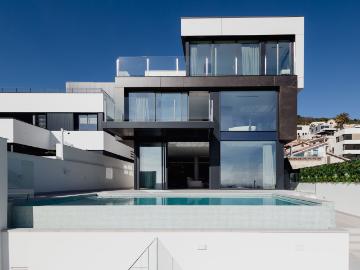 EXCEPCIONAL VILLA PANORÁMICA CON VISTAS EN SARRIÀ