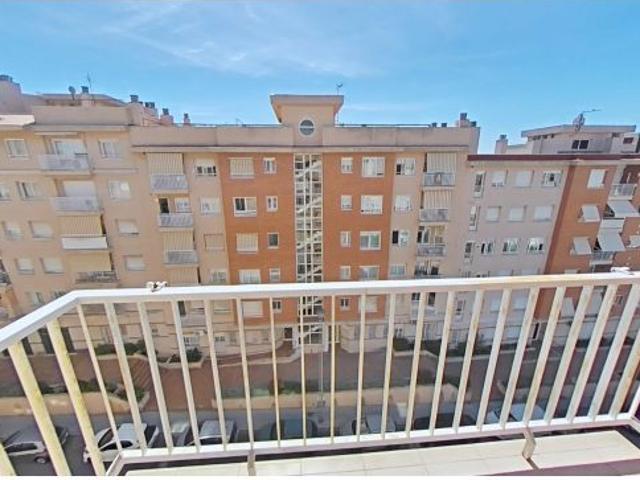 EXCEPCIONAL VIVIENDA EN VIOLANT DHONGRIA CON PARKING DOBLE, TRASTERO Y ZONA COMUNITARIA