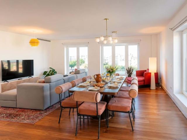 Excepcional apartamento mobiliado de 3 quartos com vistas panorâmicas para o Rio Lisboa e Tejo