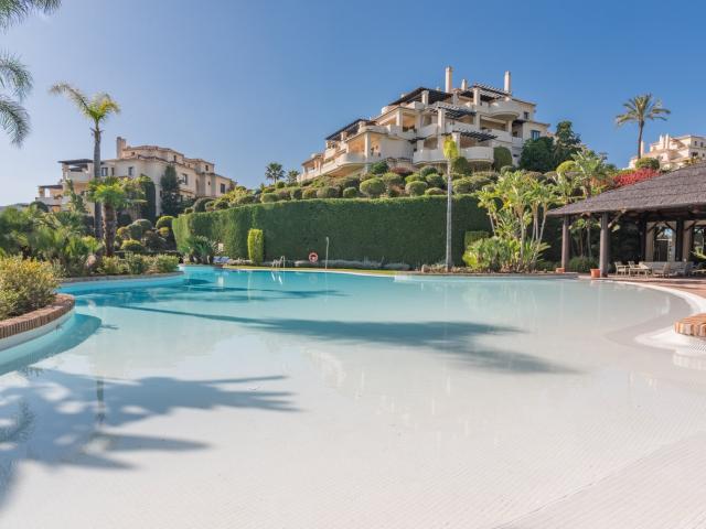 Excepcional ático dúplex de 4 dormitorios en Capanes del Gol. 367m² Benahavís