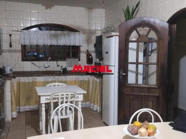 EXCEPCIONAL CASA COM EDÍCULA NA MELHOR LOCALIZAÇÃO DA ZONA SUL!