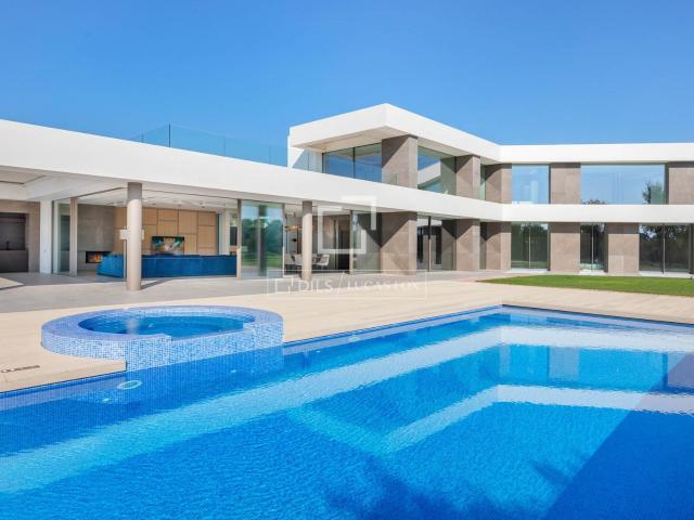 Excepcional casa de lujo de obra nueva en el corazón del res. 1415m² Caldes de Malavella