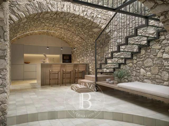 Excepcional casa de pueblo con piscina totalmente reformada. 422m² Madremanya