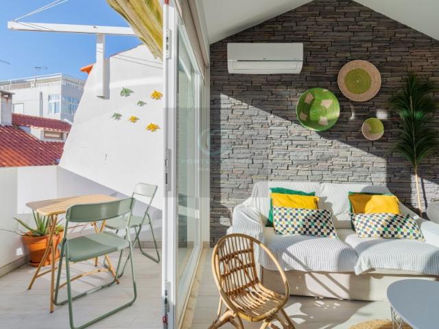 EXCEPCIONAL Duplex T2 em 2º linha de mar Sesimbra