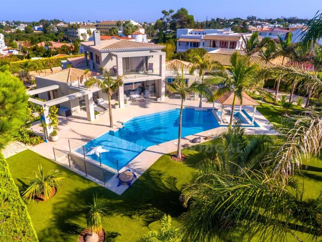 Excepcional Moradia de 3 Quartos | Piscina Aquecida & Vista. 346m² Lagoa e Carvoeiro