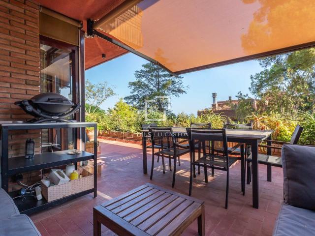 Dils Lucas Fox presenta este excepcional piso en un edificio. 133m² Sant Just Desvern