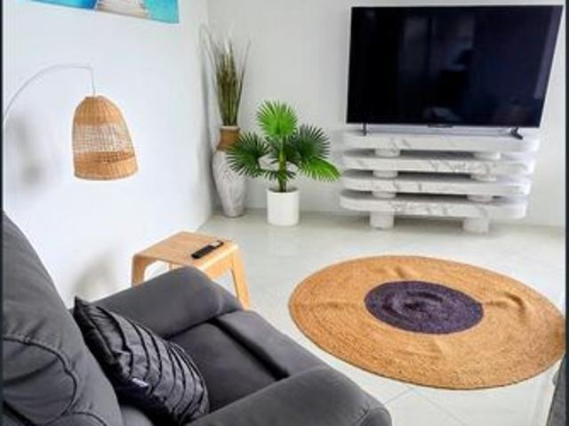 Exceptional 450 sqm Penthouse Fully furnished & close to public transport short or long term lease