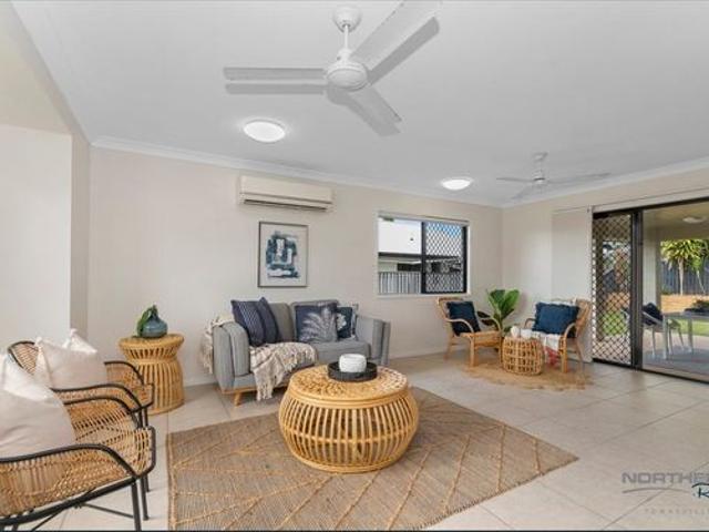 Exceptional 4 Bedroom Family Home in a Prime Coastal Location