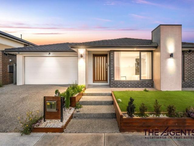 Exceptional 4 Bedroom Home with Two Master Suites Close to Everything Truganina Offers