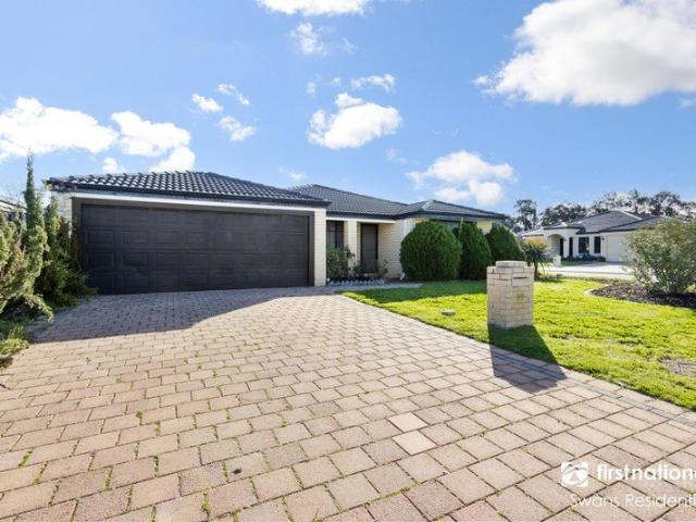 Exceptional 4 Bedroom Home in a Prime Henley Brook Setting!