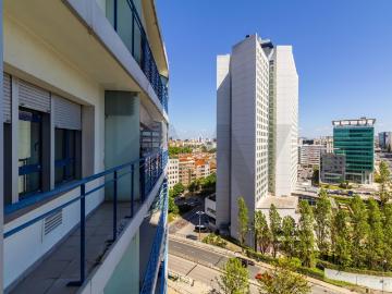 Exceptional 4 Bedroom Residence at the Iconic Twin Towers | Lisbon