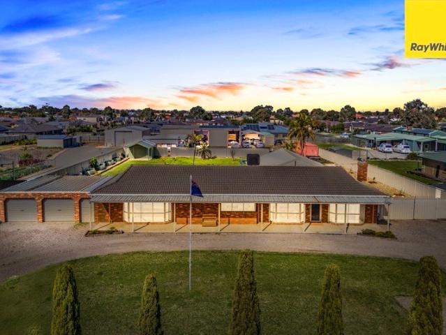 Exceptional 4,062m² Approx. Property with Extensive Shedding & Versatile Living