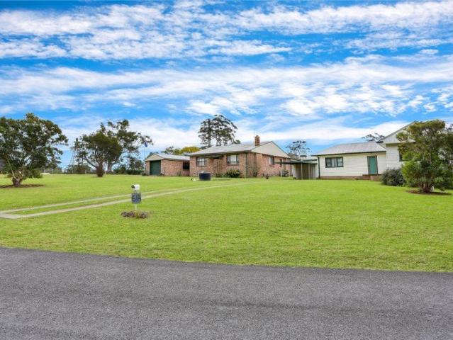 Exceptional 5 Acre Holding with Multiple Income Streams